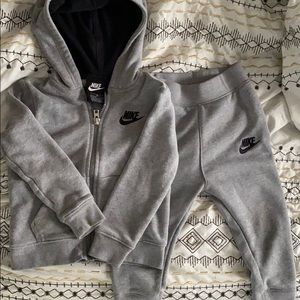 Toddler boys Nike sweatsuit